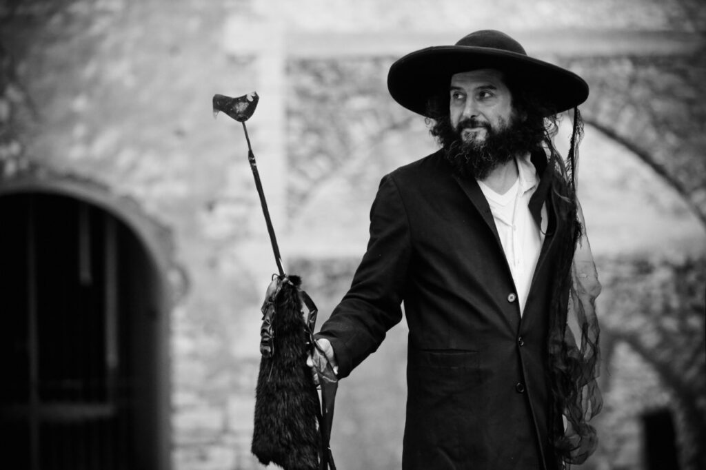Vinicio Capossela arriva al Cine Teatro Italia di Scicli con il suo film-concerto